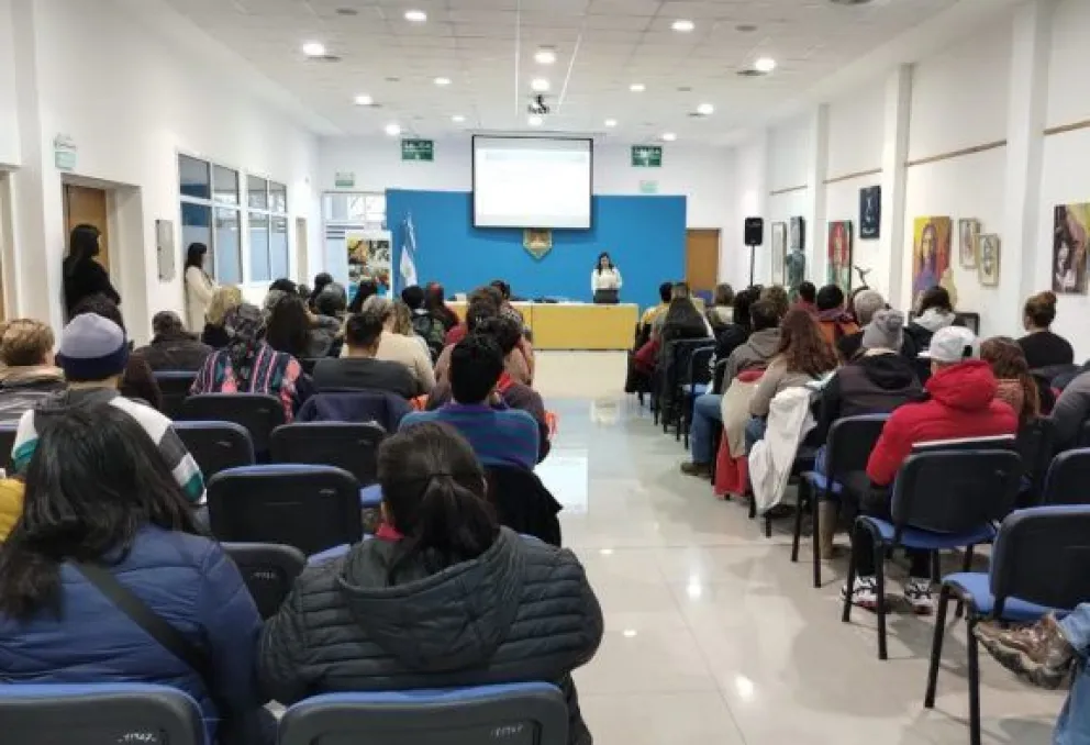 Asistieron 60 personas al primer curso de conservas en Roca