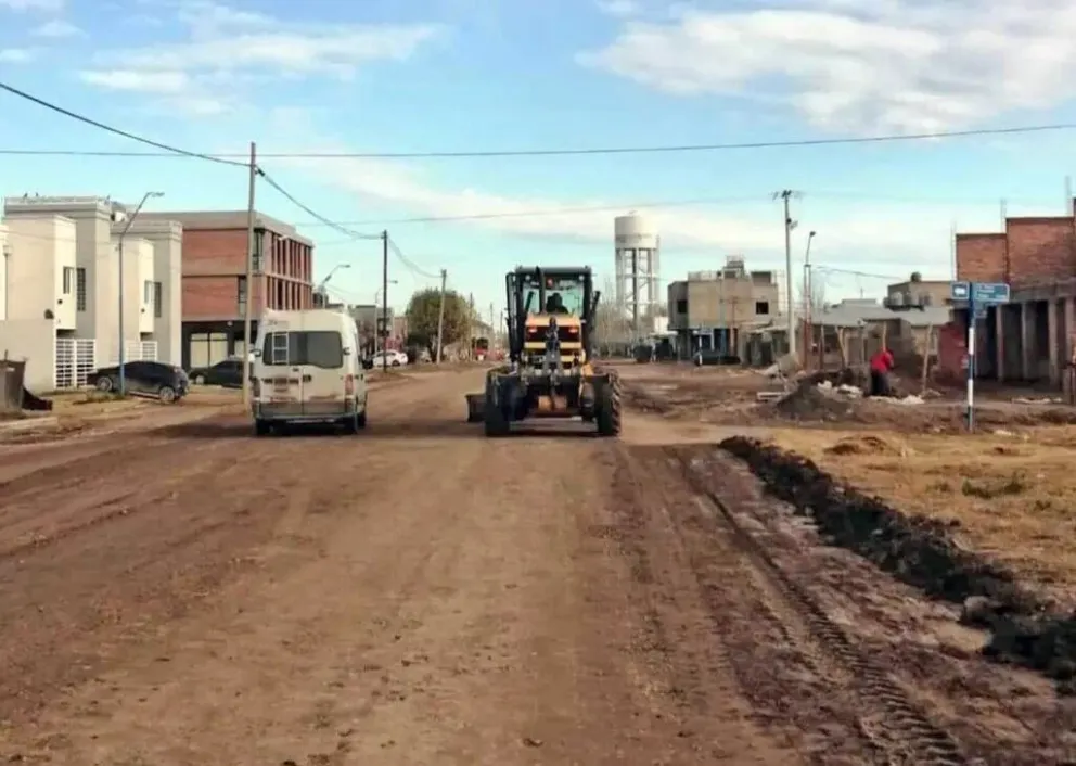 ¡Circular con precaución!: mirá qué calles de roca están siendo arregladas
