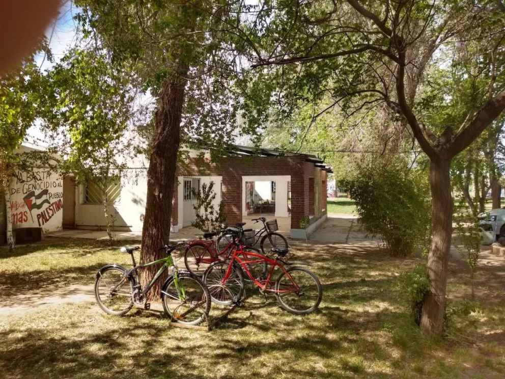 El patio de la FADECS, un lugar donde desaparecen las bicicletas  