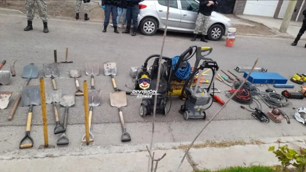 Tras allanamiento la policía neuquina logró recuperar una gran cantidad de elementos