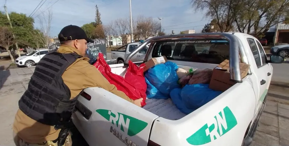 La policía secuestró casi 700 kilos de carne en mal estado en Roca, Allen y Guerrico