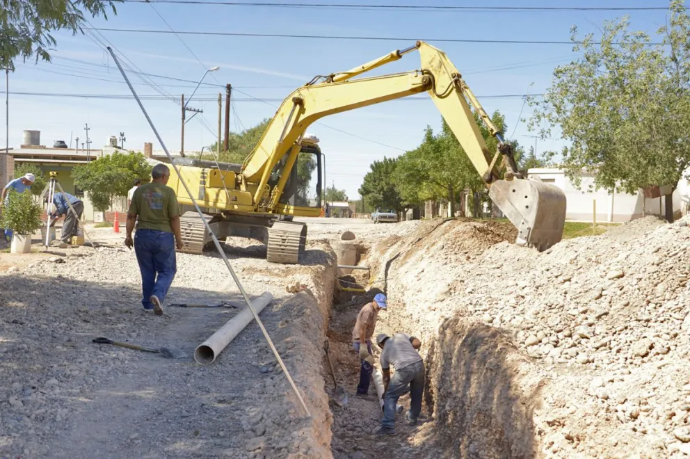 ¡Cuidado conductores! Continúan las obras de cloacas