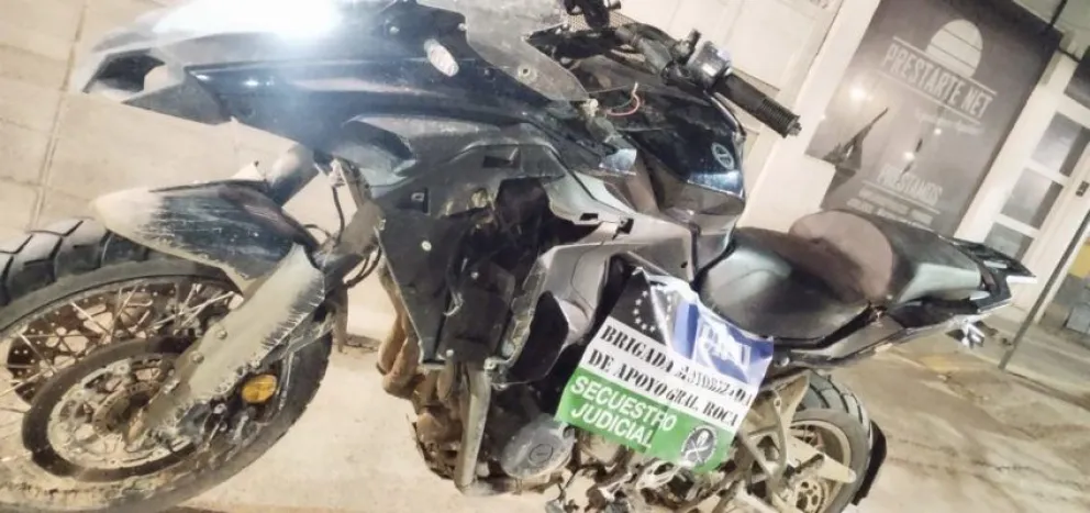 Lo encontraron en la calle con ¡Una moto robada!