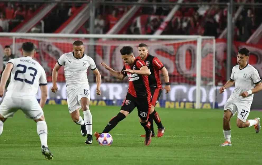 Independiente recibe a Newell’s en un partido picante por la Liga Profesional: hora y TV