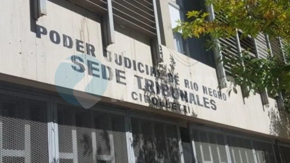 Derecho a la identidad: fue a la justicia para suprimir el apellido paterno y quedarse solo con el de su madre