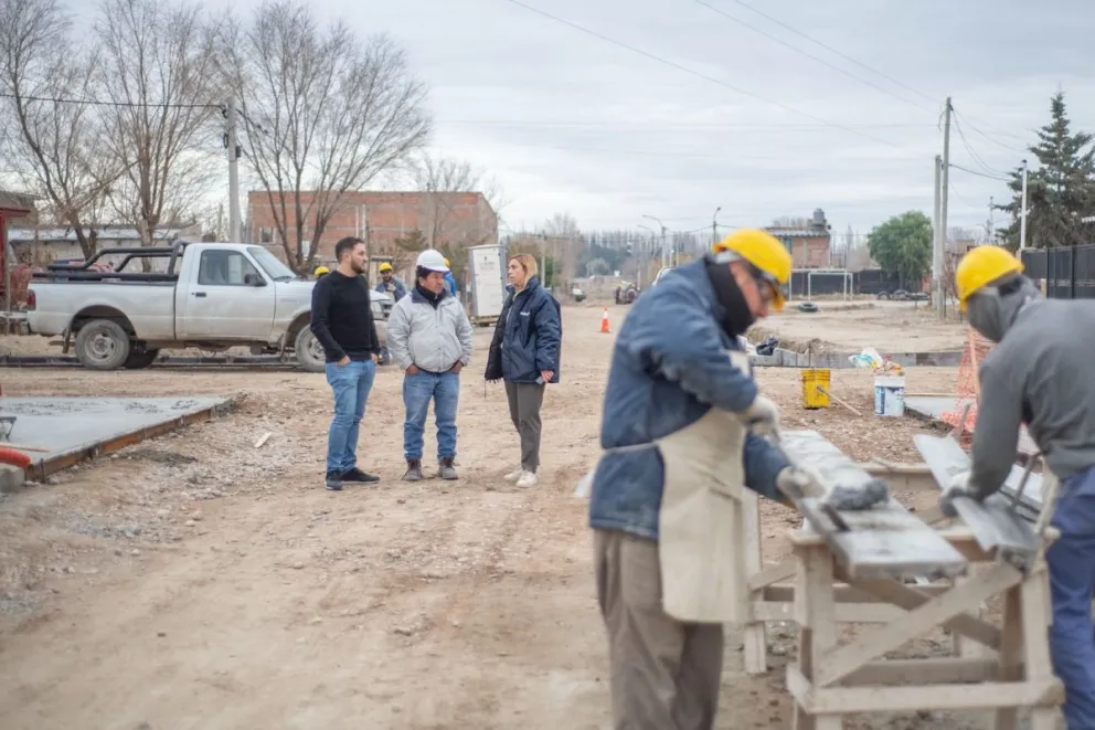Continúa la obra de urbanización e infraestructura en el barrio Fiske Menuco