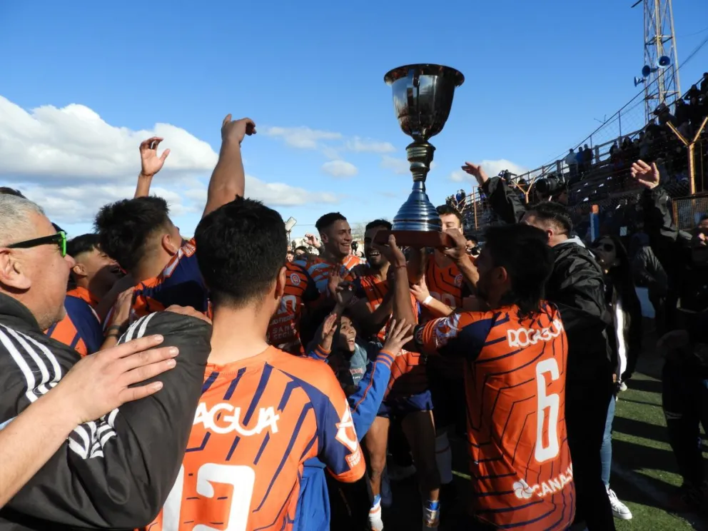 Por penales: el Depo Roca es campeón de la Liga Confluencia 