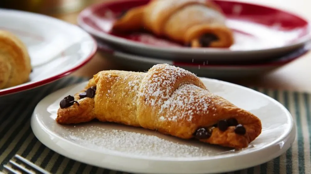 Una opción rápida y fácil: facturas rellenas de chocolate