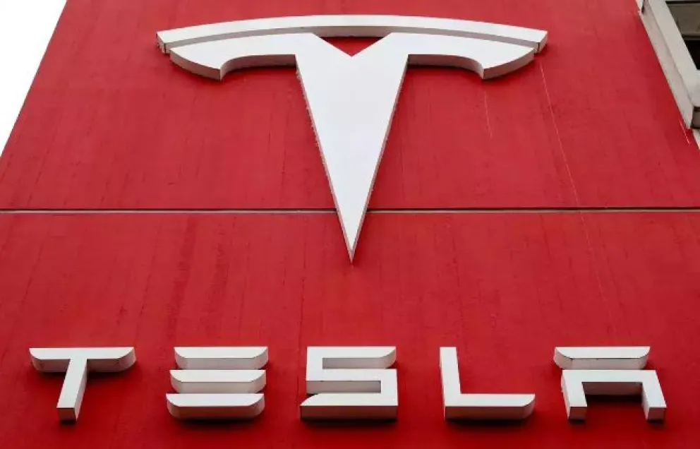 Oportunidad: Tesla busca argentinos para trabajar y ofrece sueldos en dólares