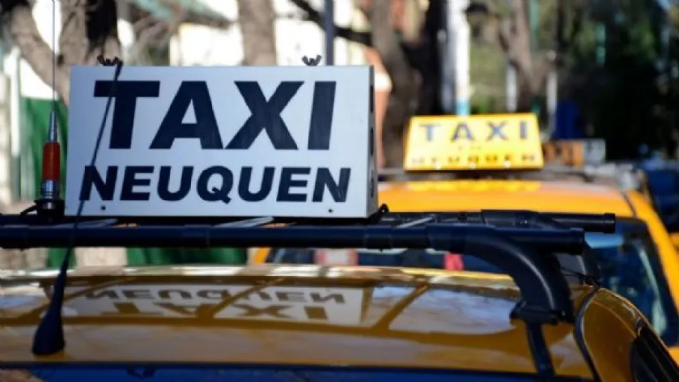 Le dispararon a un taxista y tuvo que arrojarse del auto para salvar su vida