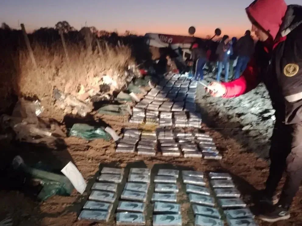 Cayó avioneta narco en Chaco: decomisan 324 kilos de cocaína