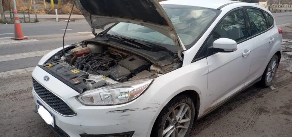 Una mujer conducía un auto con pedido de secuestro y fue atrapada por la Policía