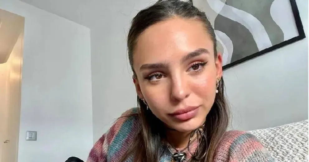 La foto en microbikini de Juanita Tinelli, tomando sol desde las playas de Miami