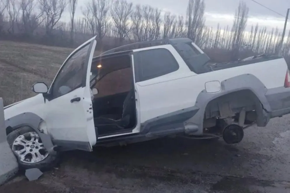 Heridas leves para una conductora que colisionó en Ruta 22