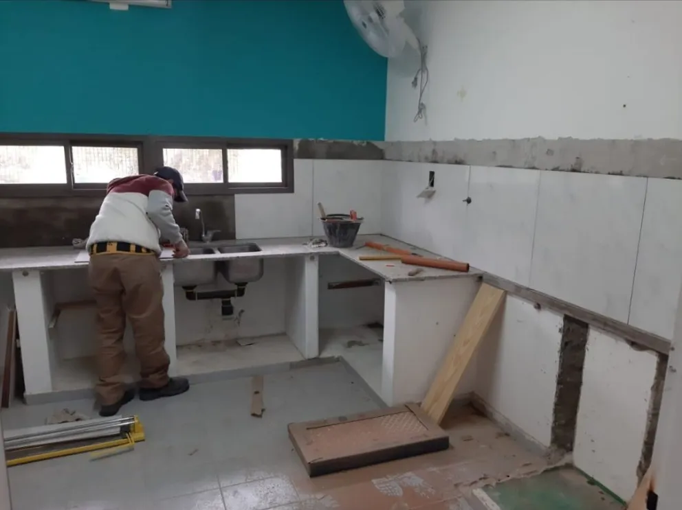 Educación realizó trabajos de mantenimientos y obras en edificios escolares de Roca