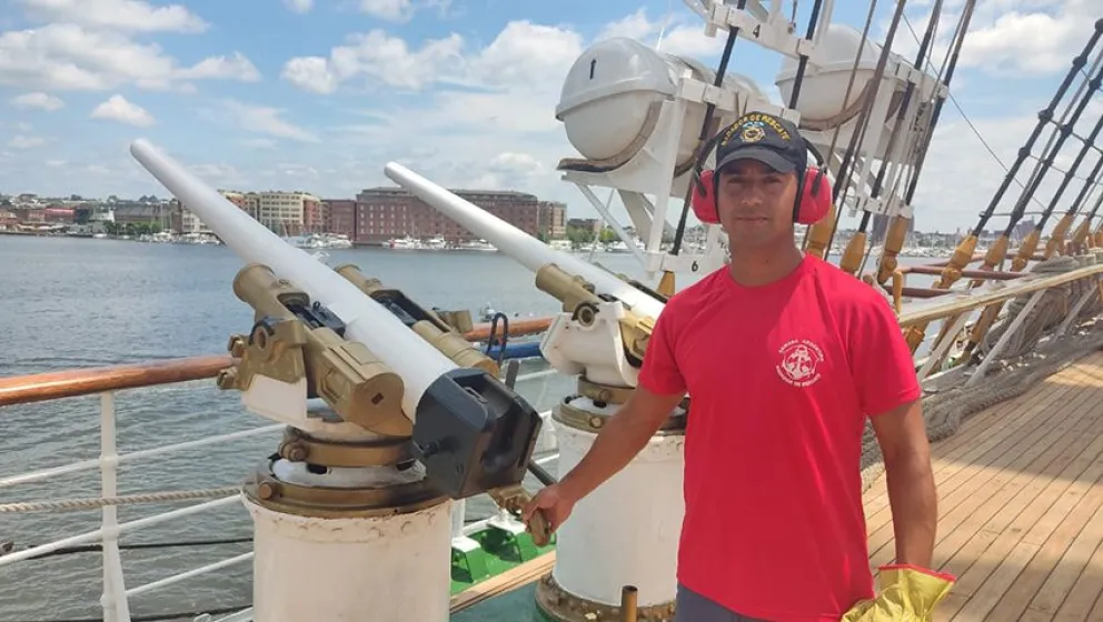 Un roquense en Alta mar: “Soy un privilegiado en conocer el mundo a bordo de la fragata ARA Libertad”