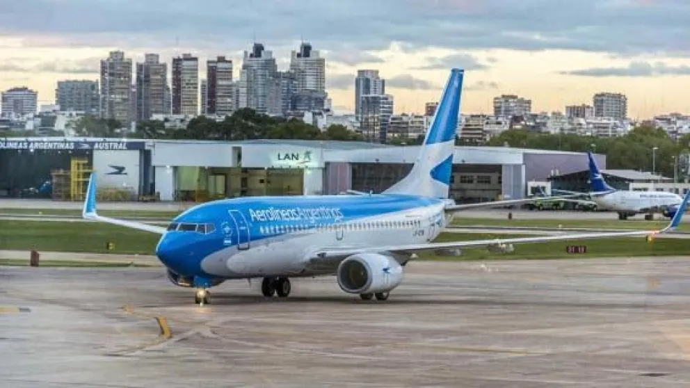 Cuatro aerolíneas implementan tope de aumento en pasajes hasta noviembre