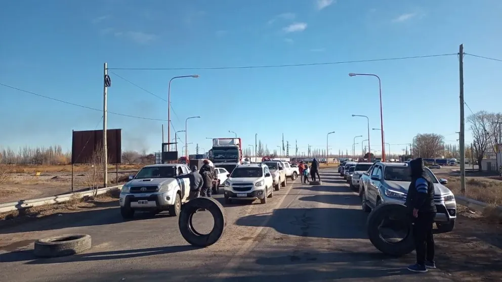 Continúa el corte sobre las rutas 69 y 151 hacia Catriel y Añelo