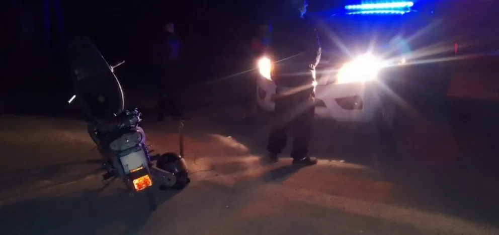 Los roba transformadores: atraparon a dos hombres escapando en una moto
