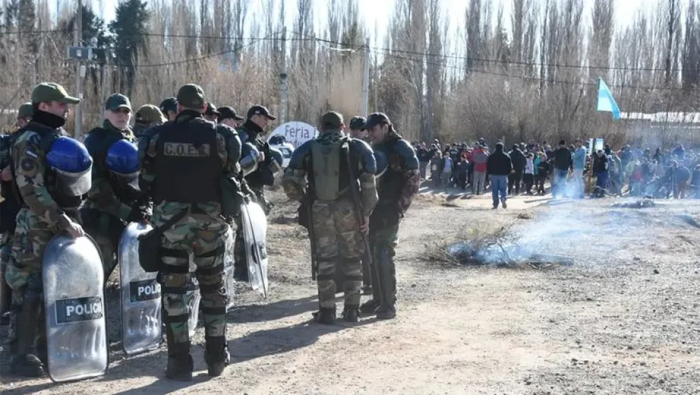 Gran despliegue policial para desarticular un intento de toma de tierras