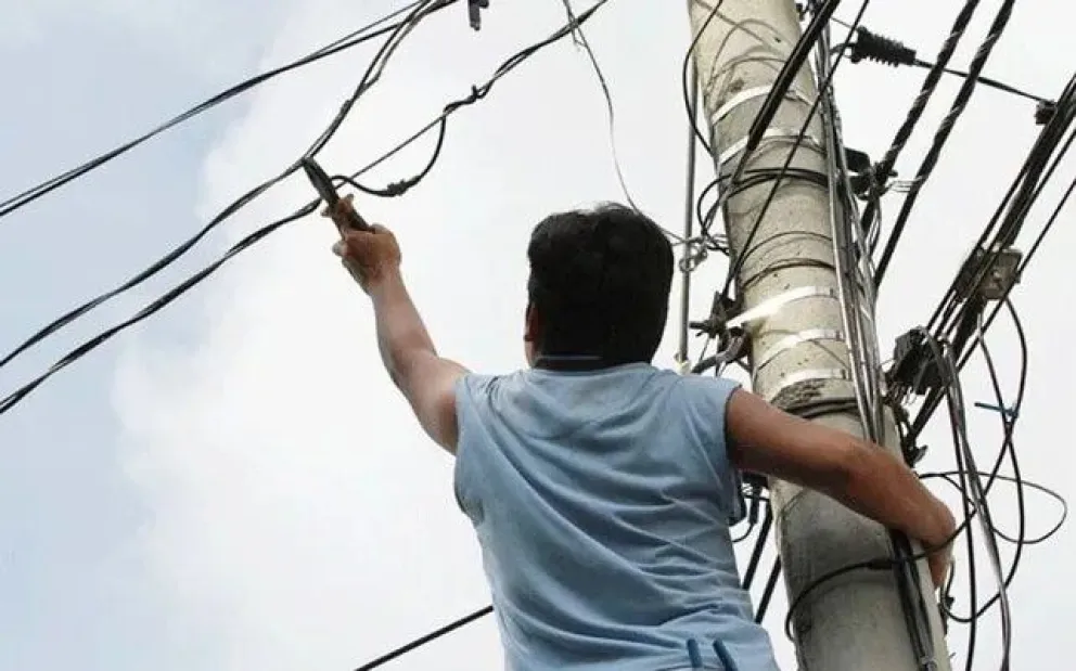 Se llevaron más de 300 metros de cable, rompieron instalaciones y provocaron un incendio 