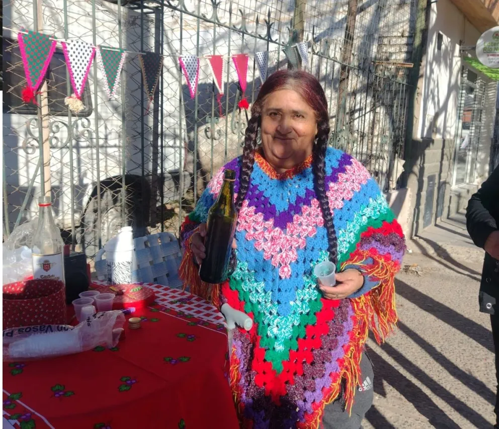 Caña con ruda gratis para todos los vecinos
