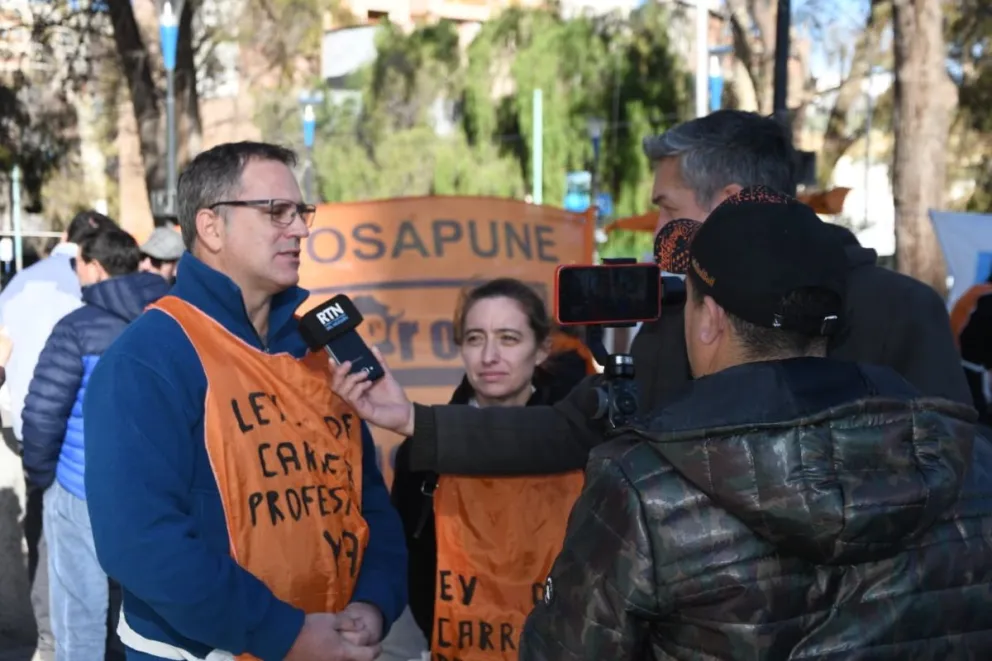 Médicos neuquinos siguen con medidas de fuerza y analizan futuras acciones 