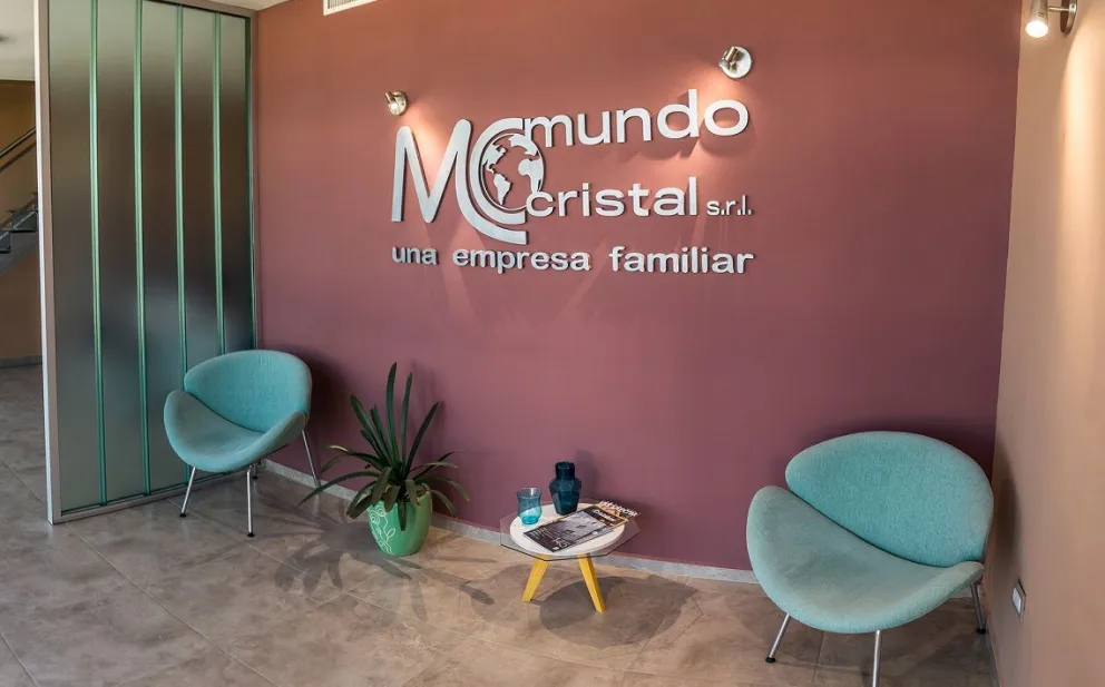Trabajadores despedidos de Mundo Cristal fueron reincorporados