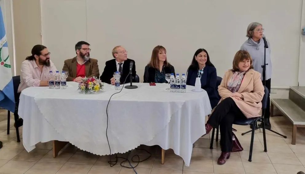 Emotivo acto por el aniversario de Ciencias Medicina en Cipolletti