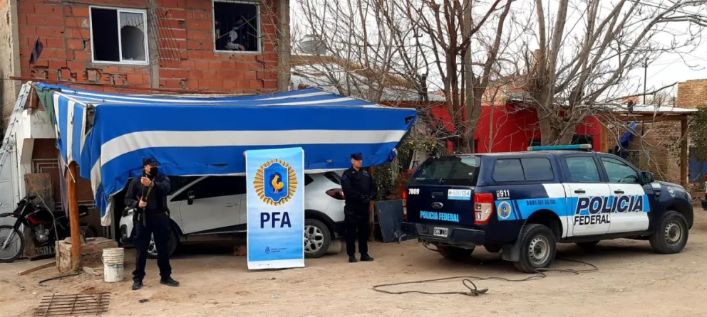 Desbaratan el bunker "San la Muerte" y detienen a narcotraficantes en Roca