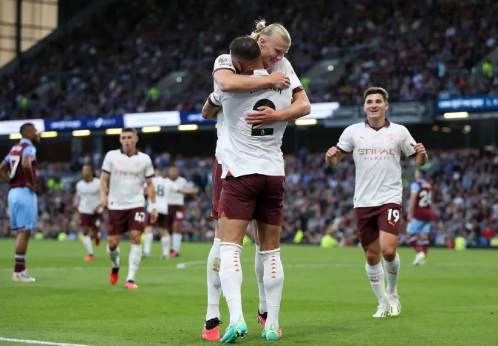 El campeón muestra el camino: Manchester City abrió la Premier con una goleada