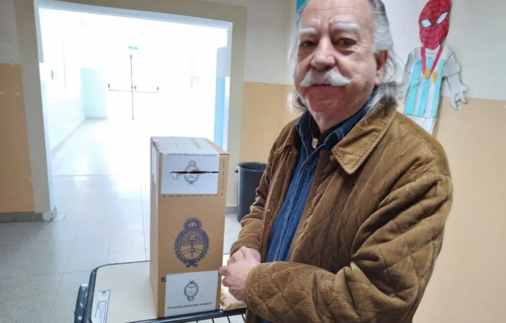 Votó Aurelio Vázquez: dejo una reflexión sobre la importancia de votar y el “voto bronca”