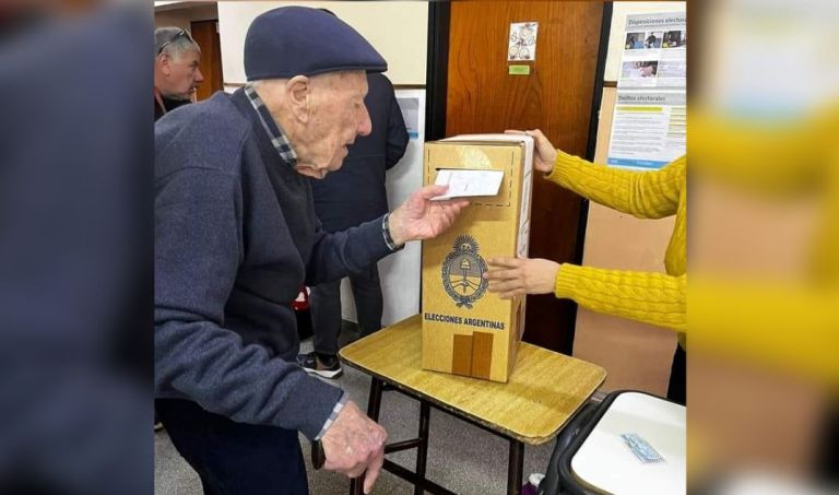 Renan Rolando, el abuelo roquense de 101 años que ayer asistió a votar en las PASO