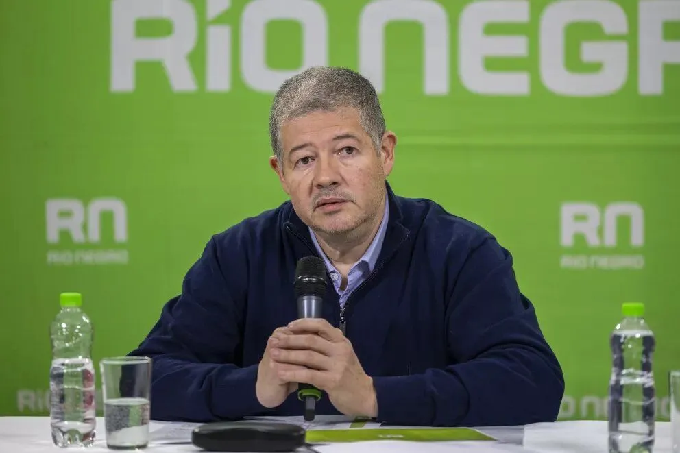 Por cambios en la situación económica del país, el ministro de Economía viajó a Buenos Aires