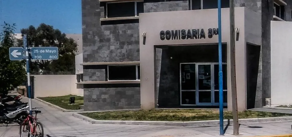 Alcohol y violencia: Dos sujetos fueron detenidos tras agredir a la policía en Roca 