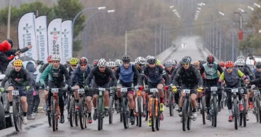 Con un clima desafiante, se corrió la Doble Apolo Bike en Paso Cordoba 