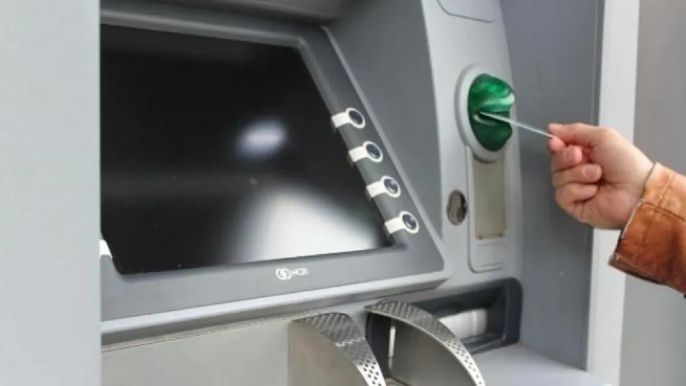 Feriado del 21 de agosto: cómo funcionarán los bancos y el mercado cambiario 