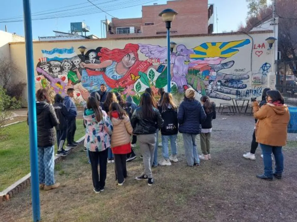 “Nuestros desaparecidos”: una nueva muestra turística urbana en Roca