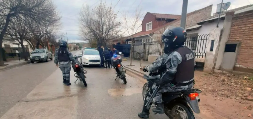 Cayeron todos juntos: hay 16 demorados por distintas causas