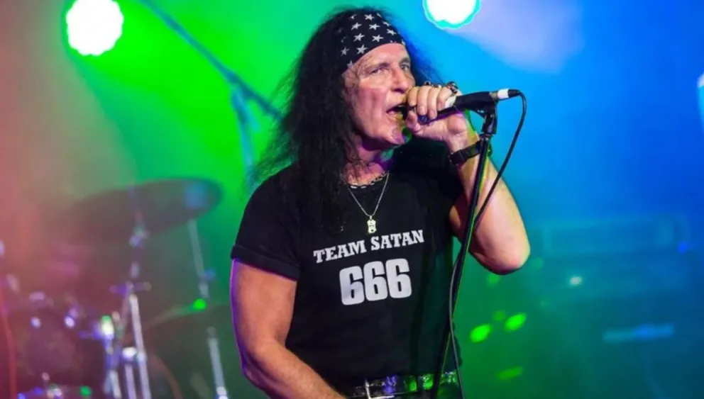 Hoy se presenta el ex cantante de AC DC en Roca