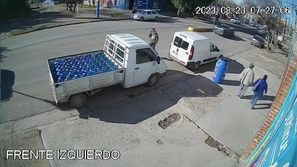 VIDEO: Aprovechó que los repartidores trabajaban y se llevó toda la recaudación 