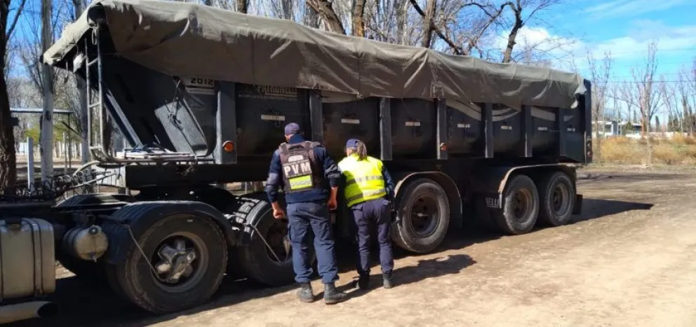 Secuestran semirremolque con anomalías en la Ruta 22
