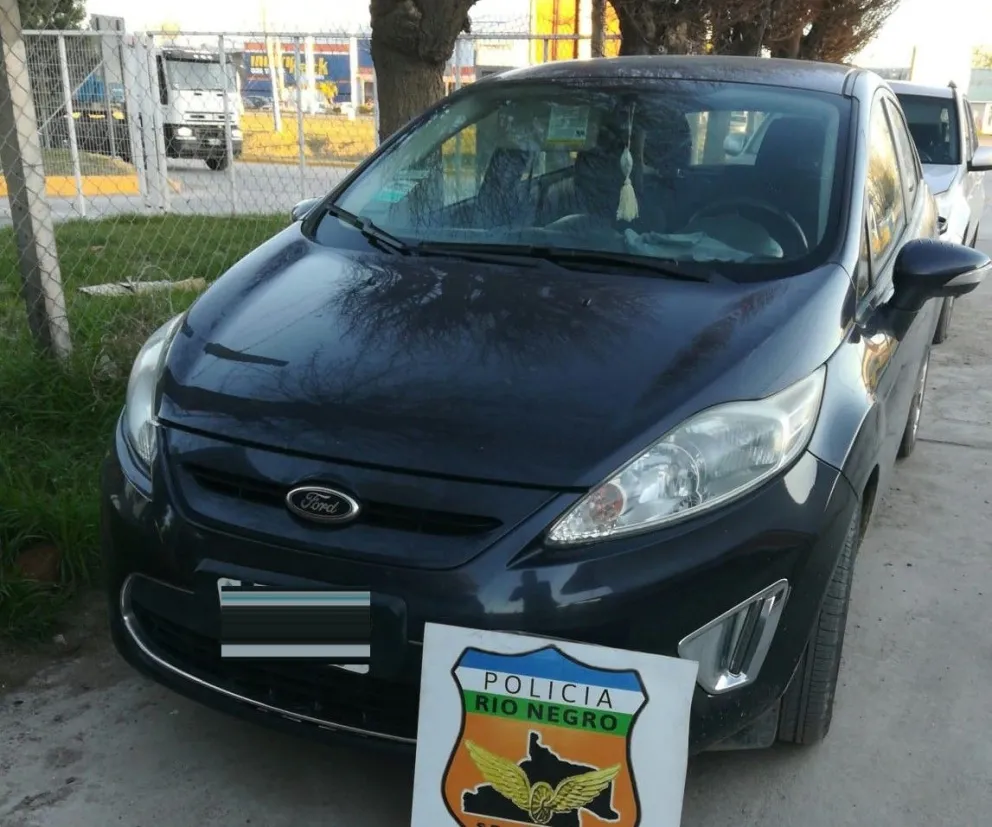 Su vehículo presentaba pedido de secuestro y lo usaba para pasear en Roca 