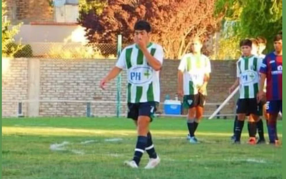 Liga Confluencia: Dejaron sin jugar a un chico por no pagar la cuota del club 