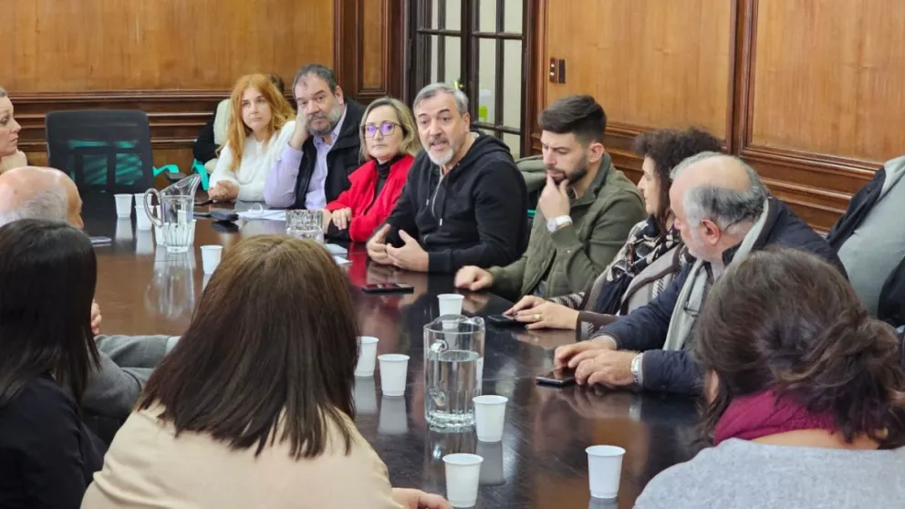 ATE demandó en la paritaria que los $60.000 se transformen en un refuerzo y que se elimine el tope para su cobro