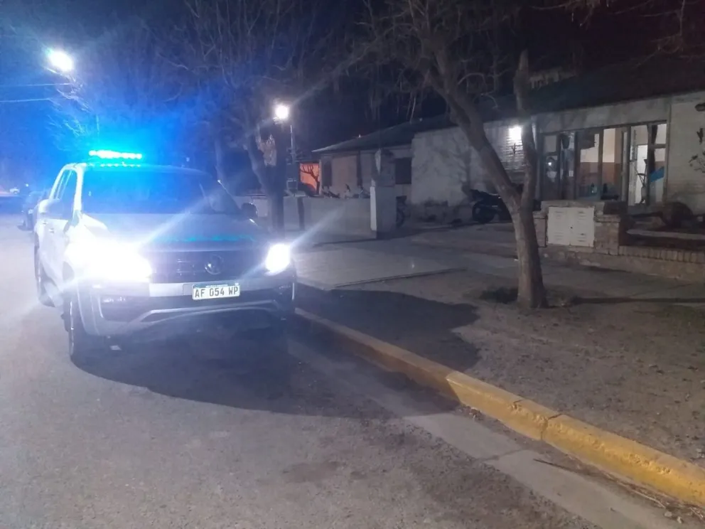 En el semáforo los conductores no se detuvieron y continuaron huyendo. 