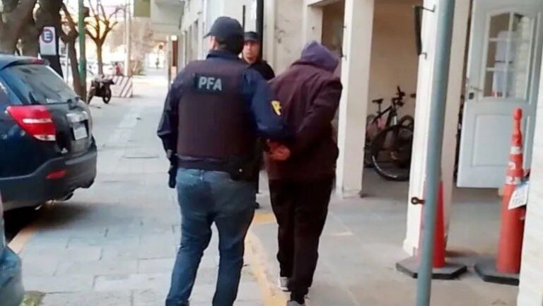Un narco prófugo de la justicia roquense fue encontrado en Neuquén