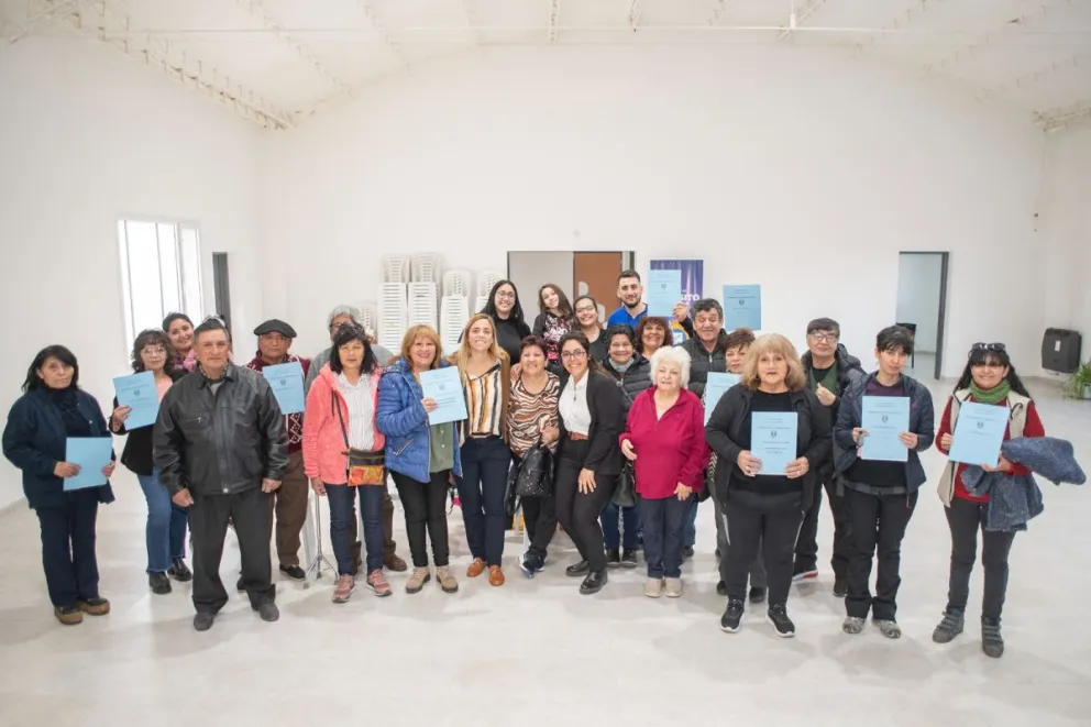 Los vecinos de zona norte también recibieron la escritura de su terreno