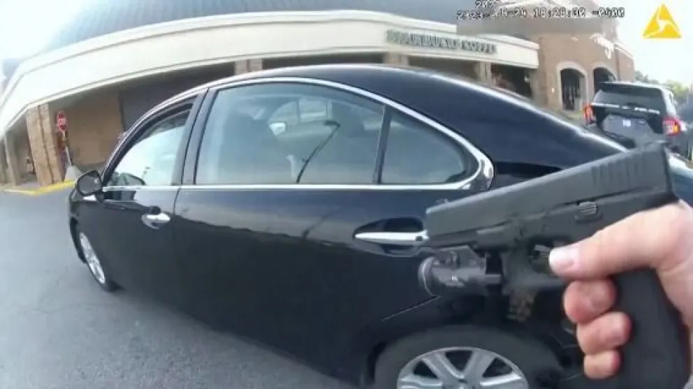 VIDEO: un policía mató a mujer embarazada afroamericana en Estados Unidos por negarse a bajar de un auto