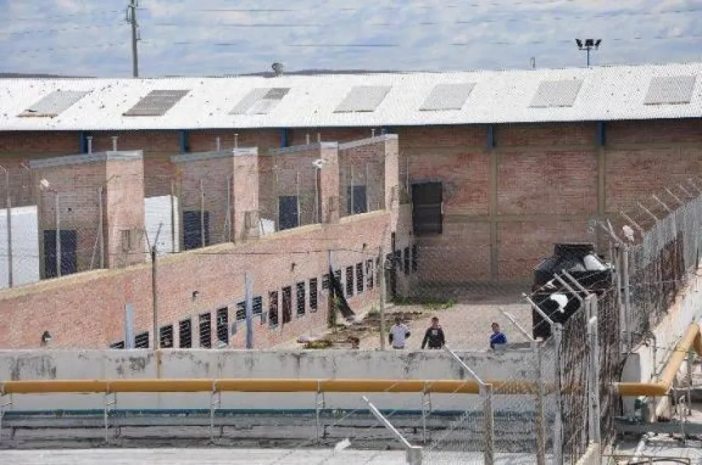 Penal 2 de Roca: Un preso se fugó caminando